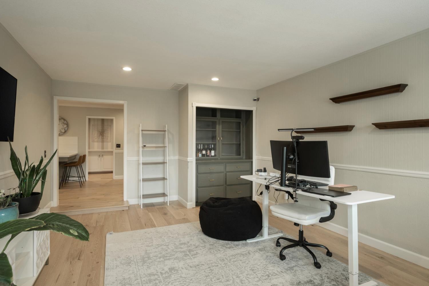 1637 W Los Altos Ave, Fresno, CA 93711