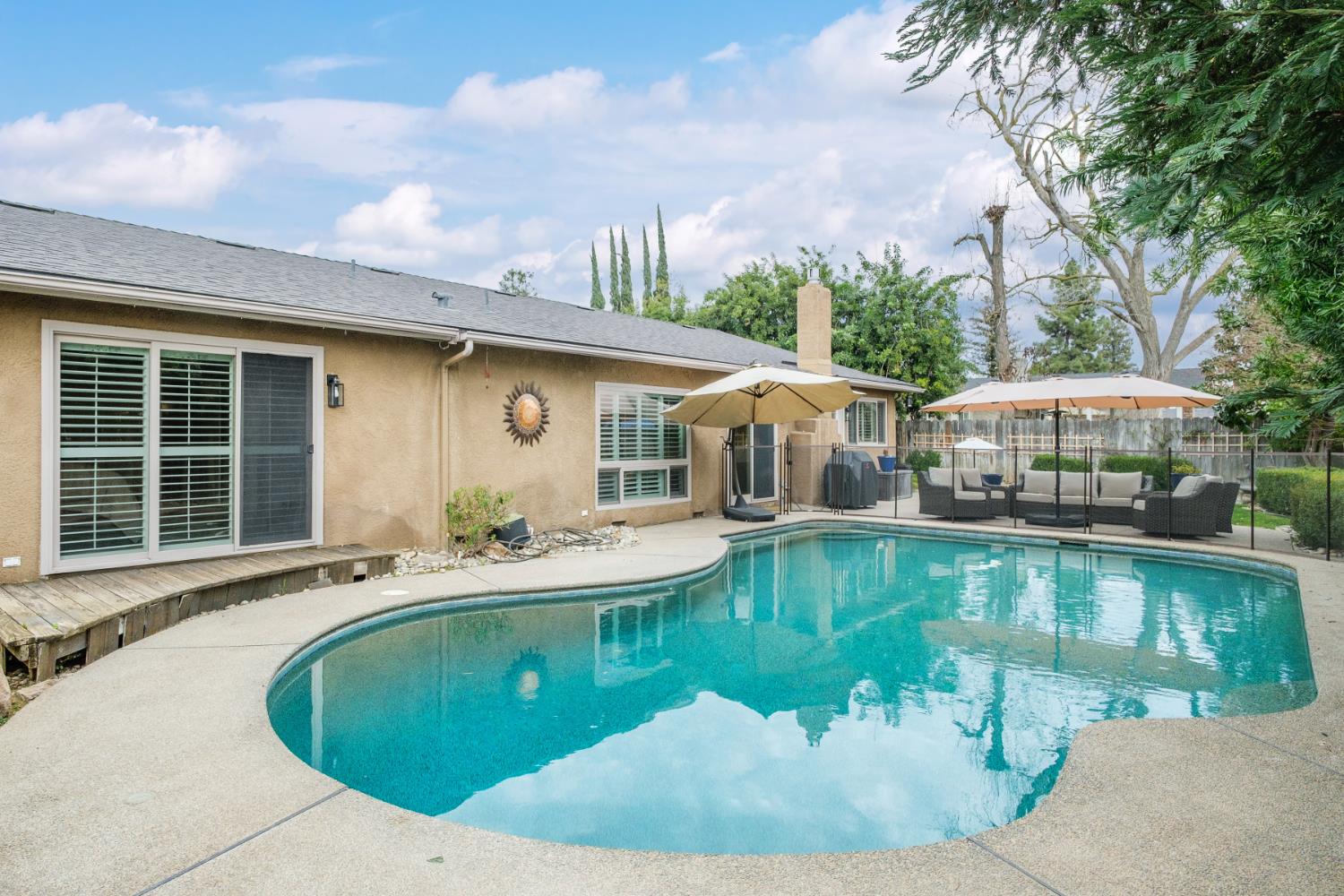 1637 W Los Altos Ave, Fresno, CA 93711