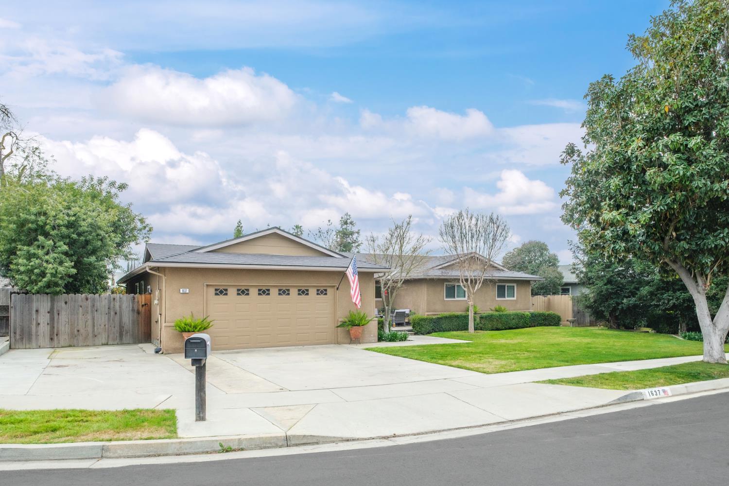 1637 W Los Altos Ave, Fresno, CA 93711