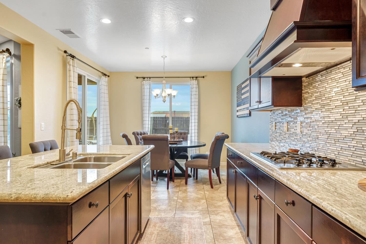 21261 Tramonto Ln, Friant, CA 93626