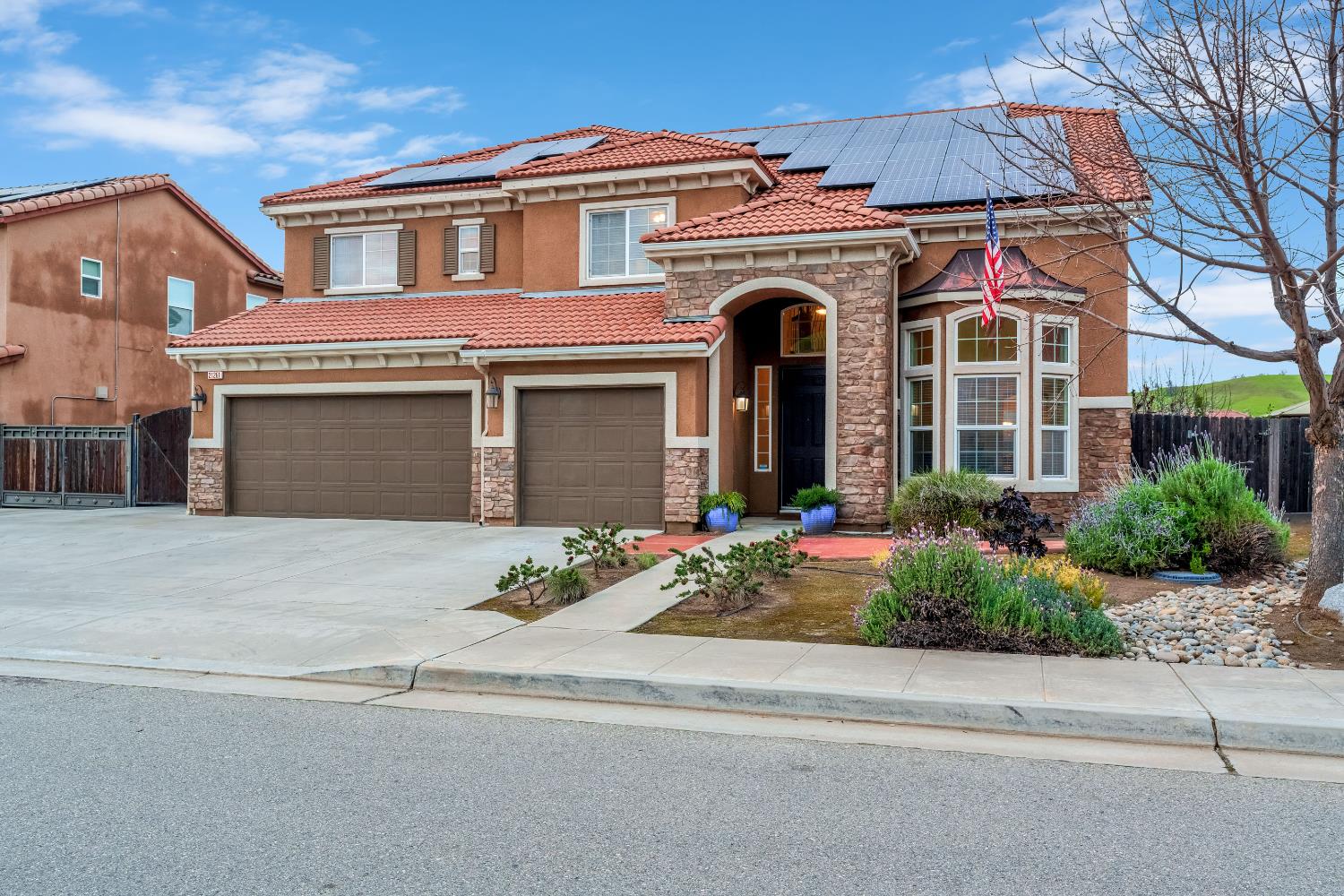 21261 Tramonto Ln, Friant, CA 93626