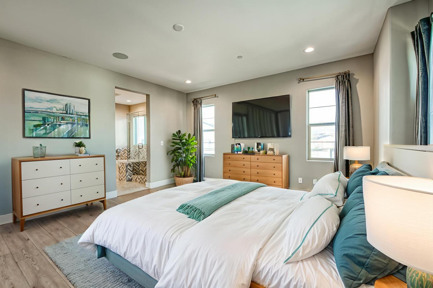 4338 Monarch Pl, Madera, CA 93636