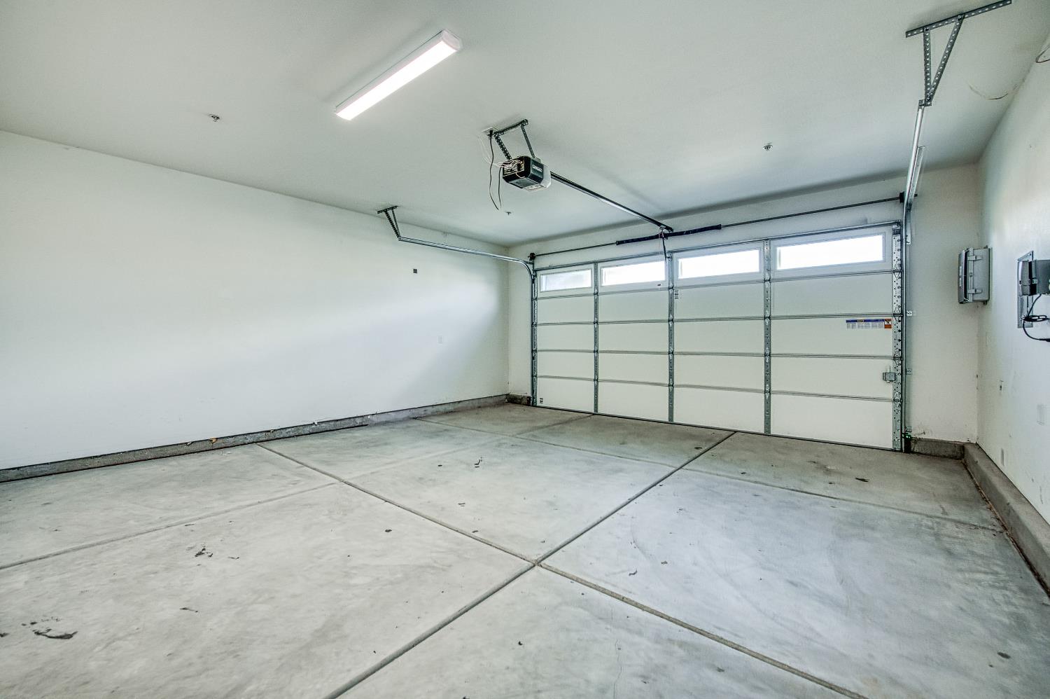 4338 Monarch Pl, Madera, CA 93636