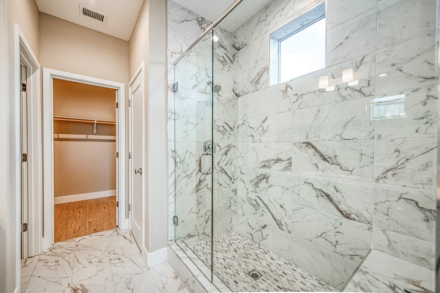 4338 Monarch Pl, Madera, CA 93636