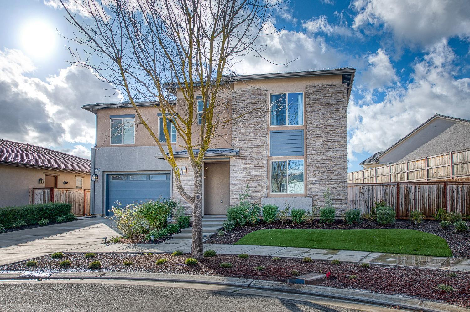 4338 Monarch Pl, Madera, CA 93636