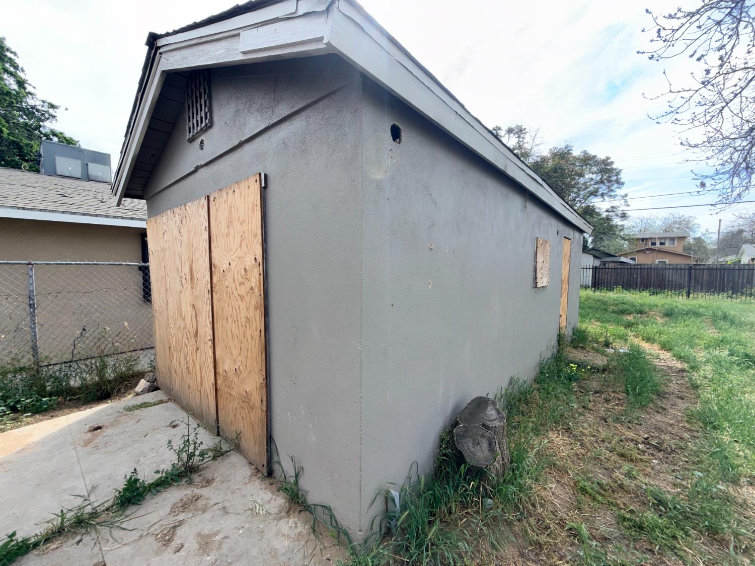 2044 E Tyler Ave, Fresno, CA 93701