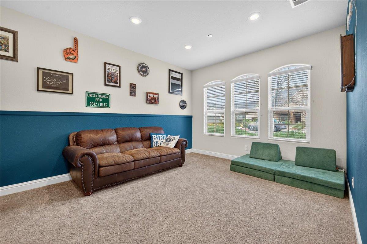 4161 Alamos Ave, Clovis, CA 93619