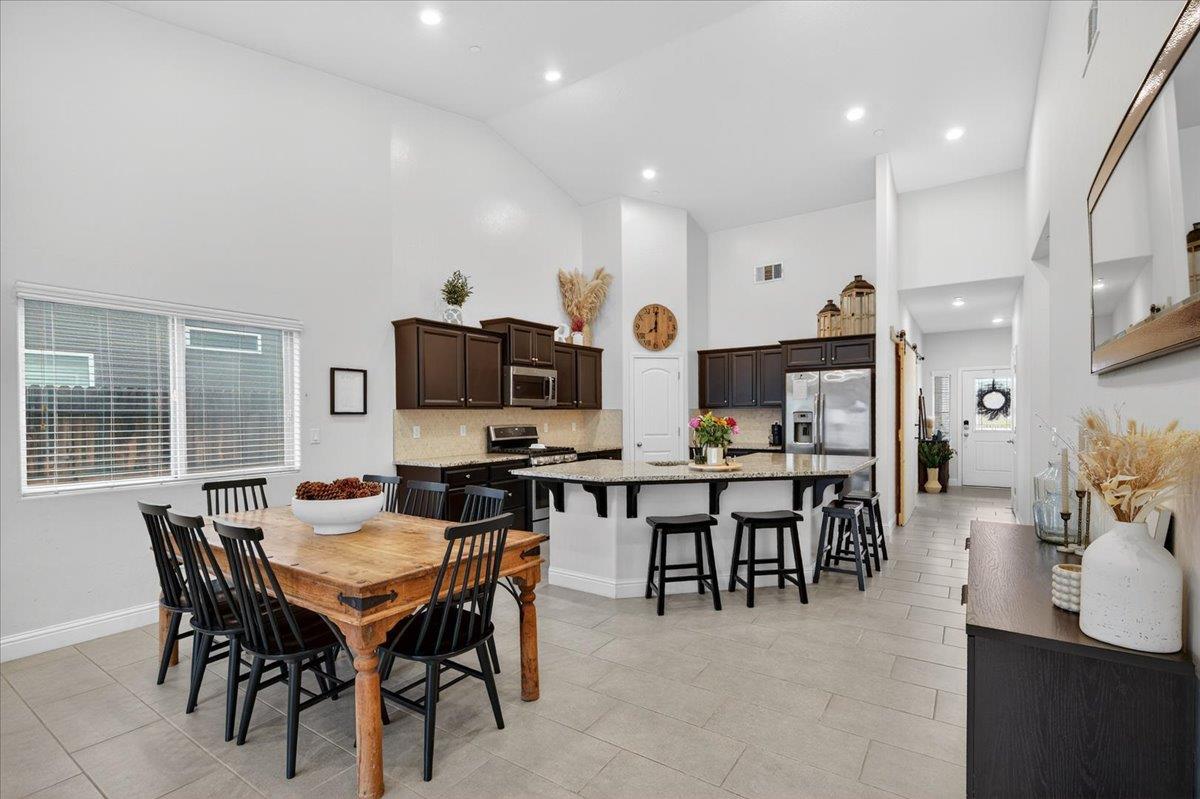 4161 Alamos Ave, Clovis, CA 93619