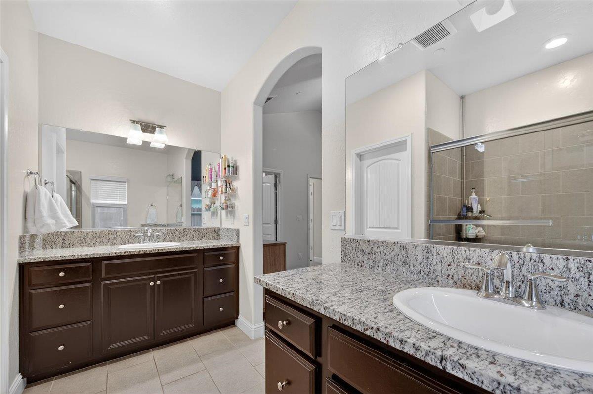 4161 Alamos Ave, Clovis, CA 93619