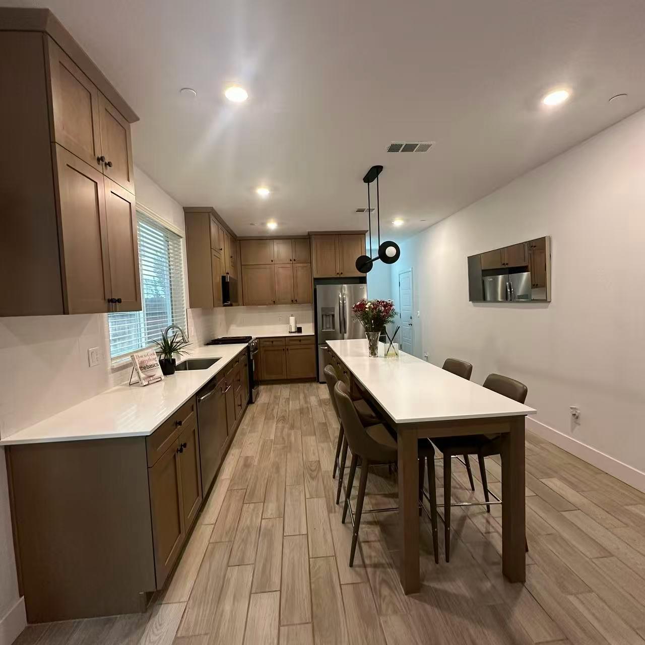 2732 E Teaberry Dr, Fresno, CA 93730