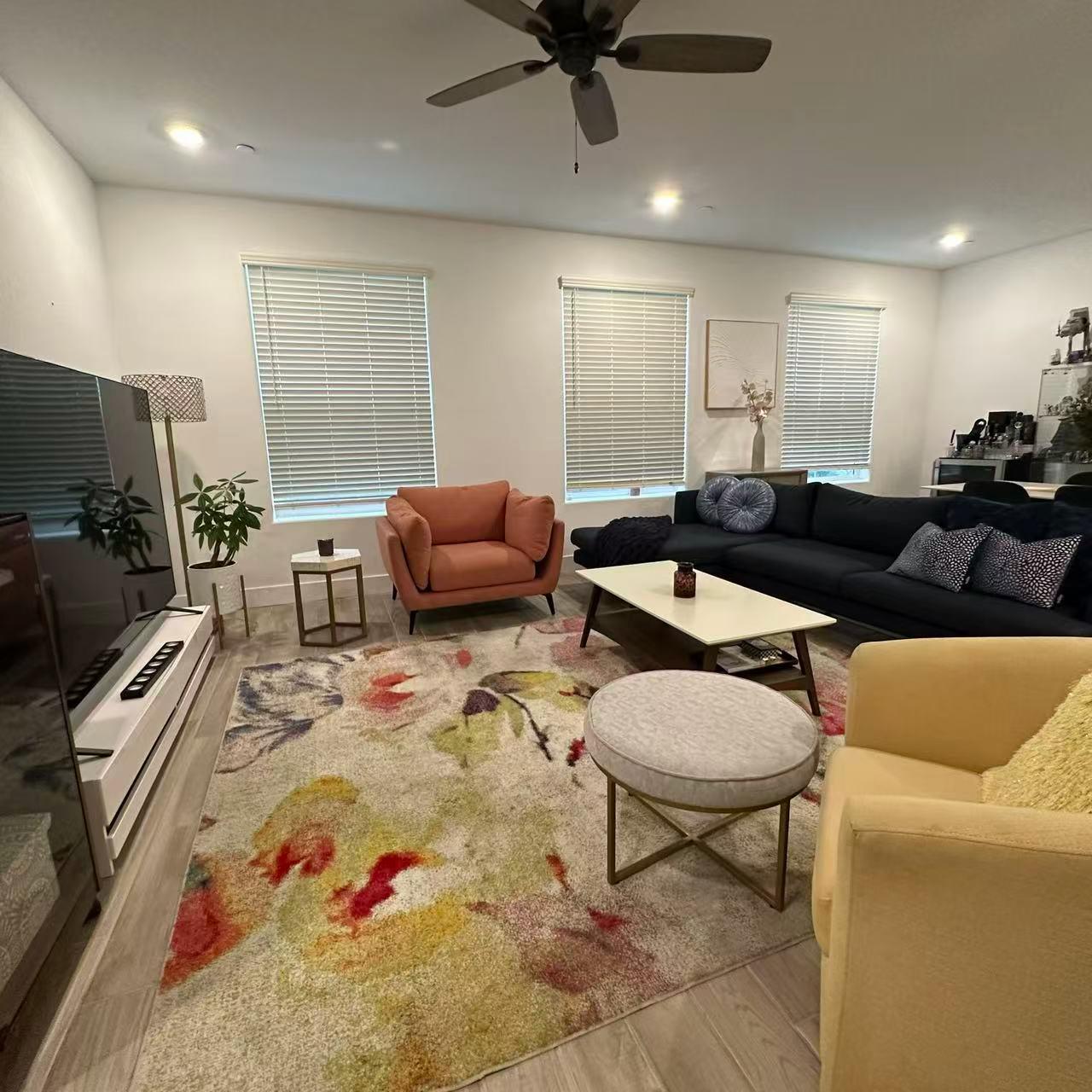 2732 E Teaberry Dr, Fresno, CA 93730