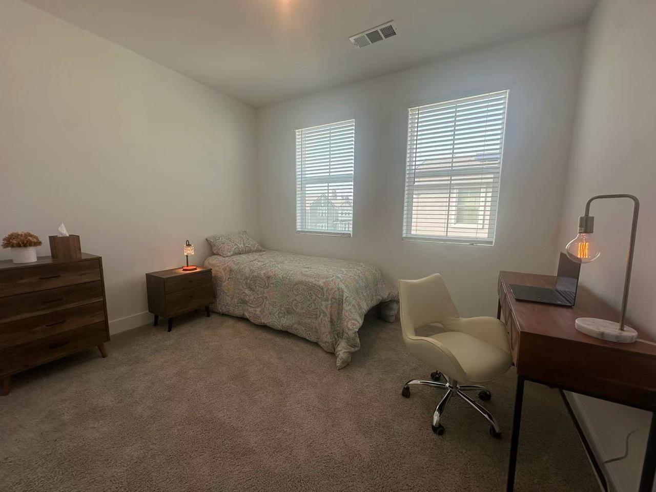 2732 E Teaberry Dr, Fresno, CA 93730