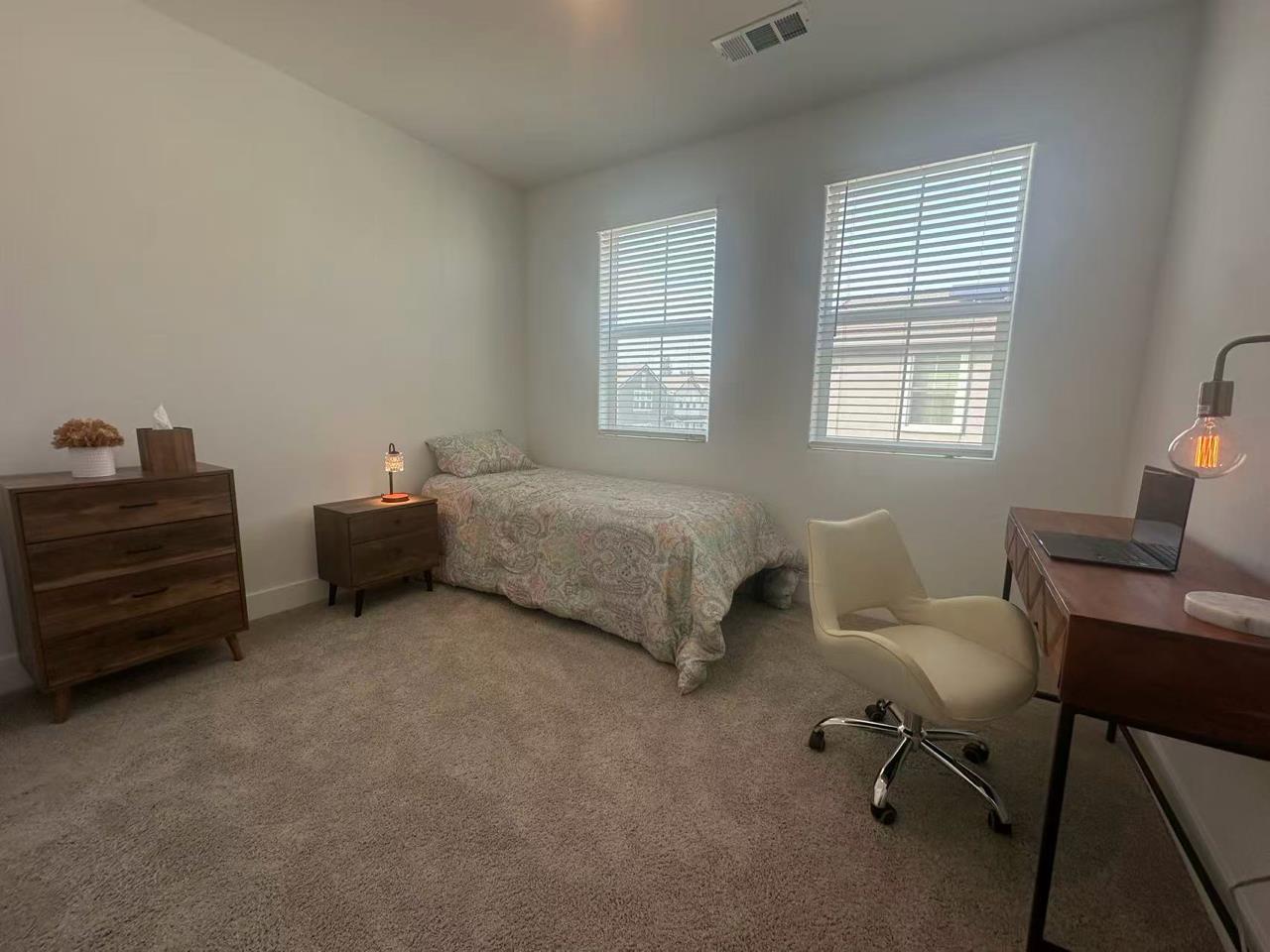 2732 E Teaberry Dr, Fresno, CA 93730