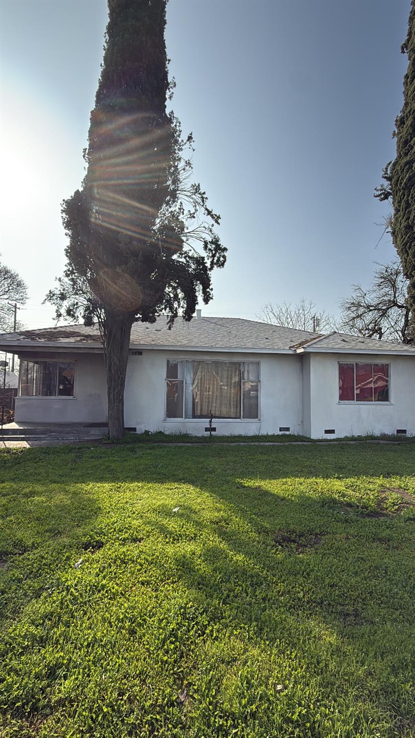 3984 E Butler Ave, Fresno, CA 93702