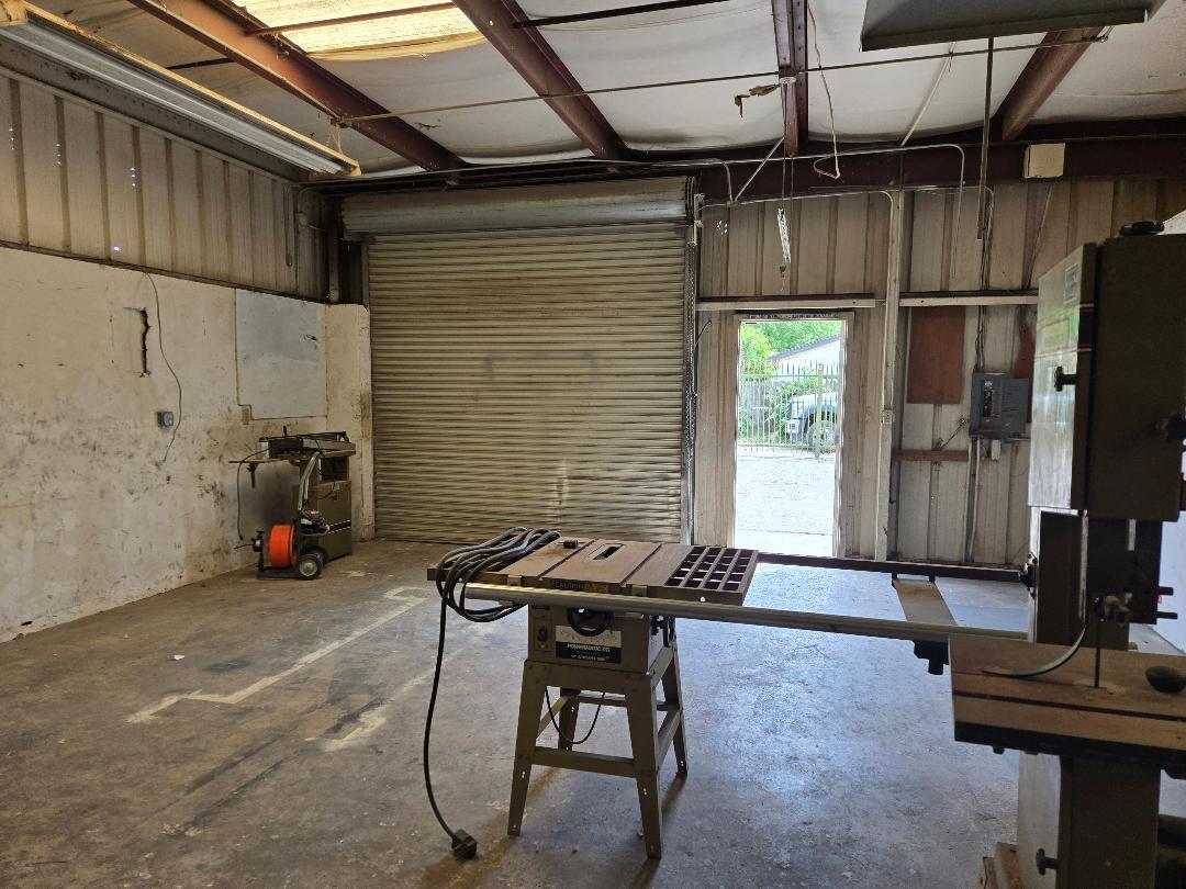 242 E Lewis Ave, Fresno, CA 93701