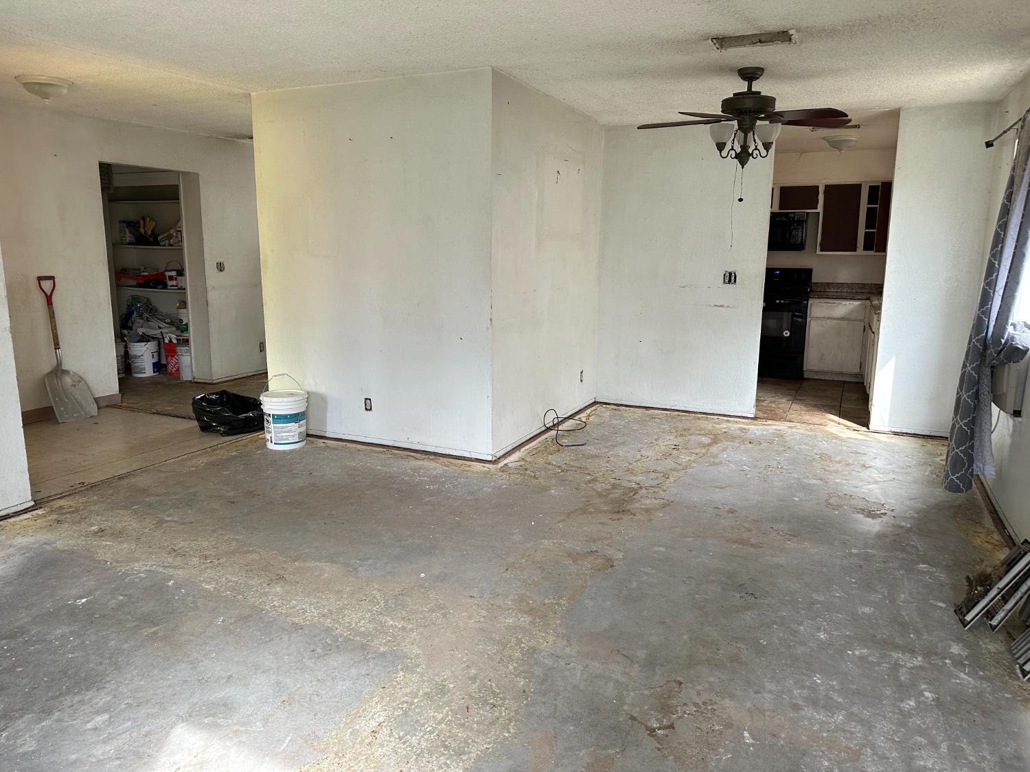 450 W Sacramento St, Coalinga, CA 93210