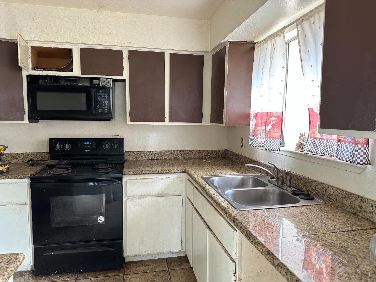 450 W Sacramento St, Coalinga, CA 93210