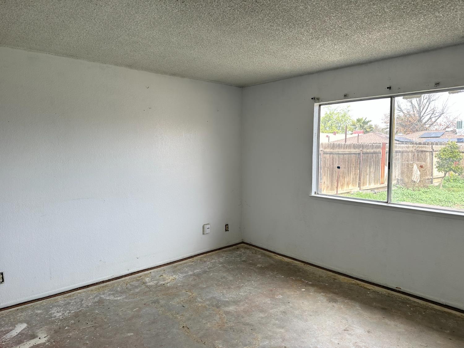 450 W Sacramento St, Coalinga, CA 93210