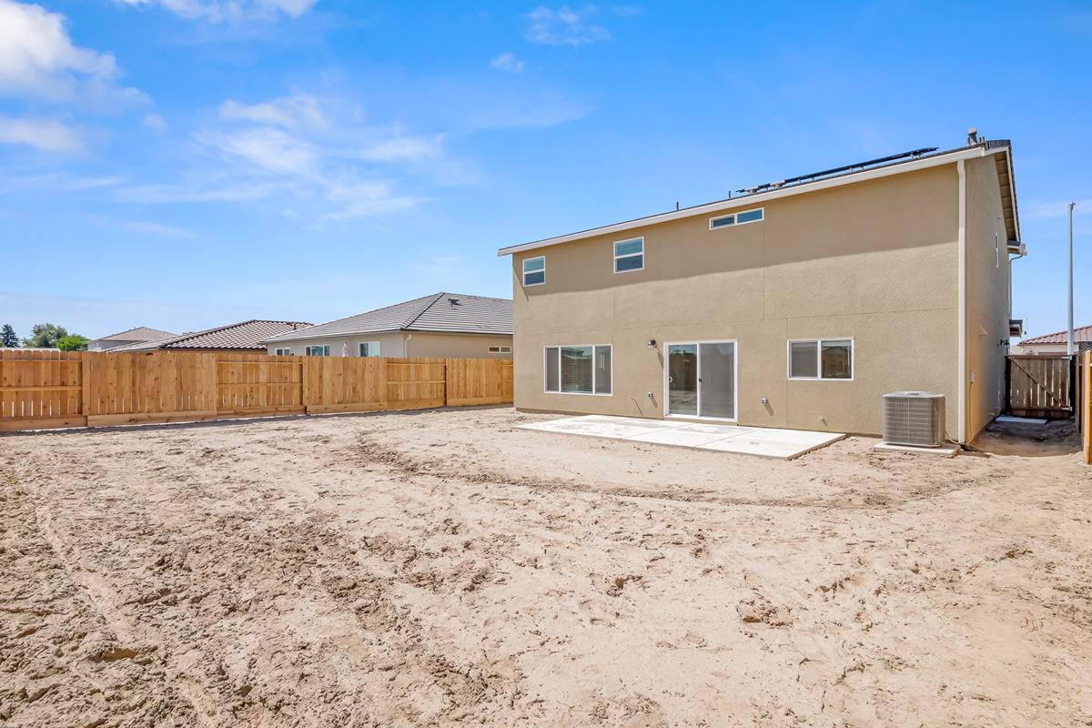 2195 S Terry Ave, Fresno, CA 93725