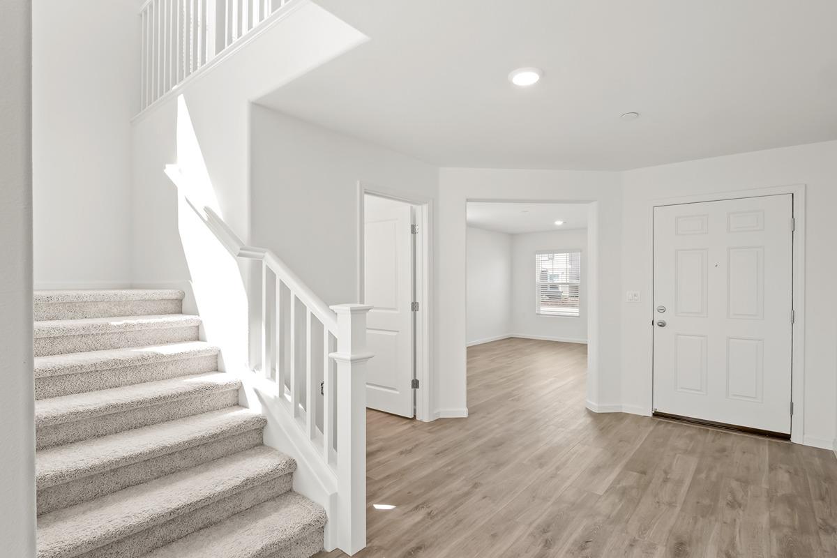 2195 S Terry Ave, Fresno, CA 93725