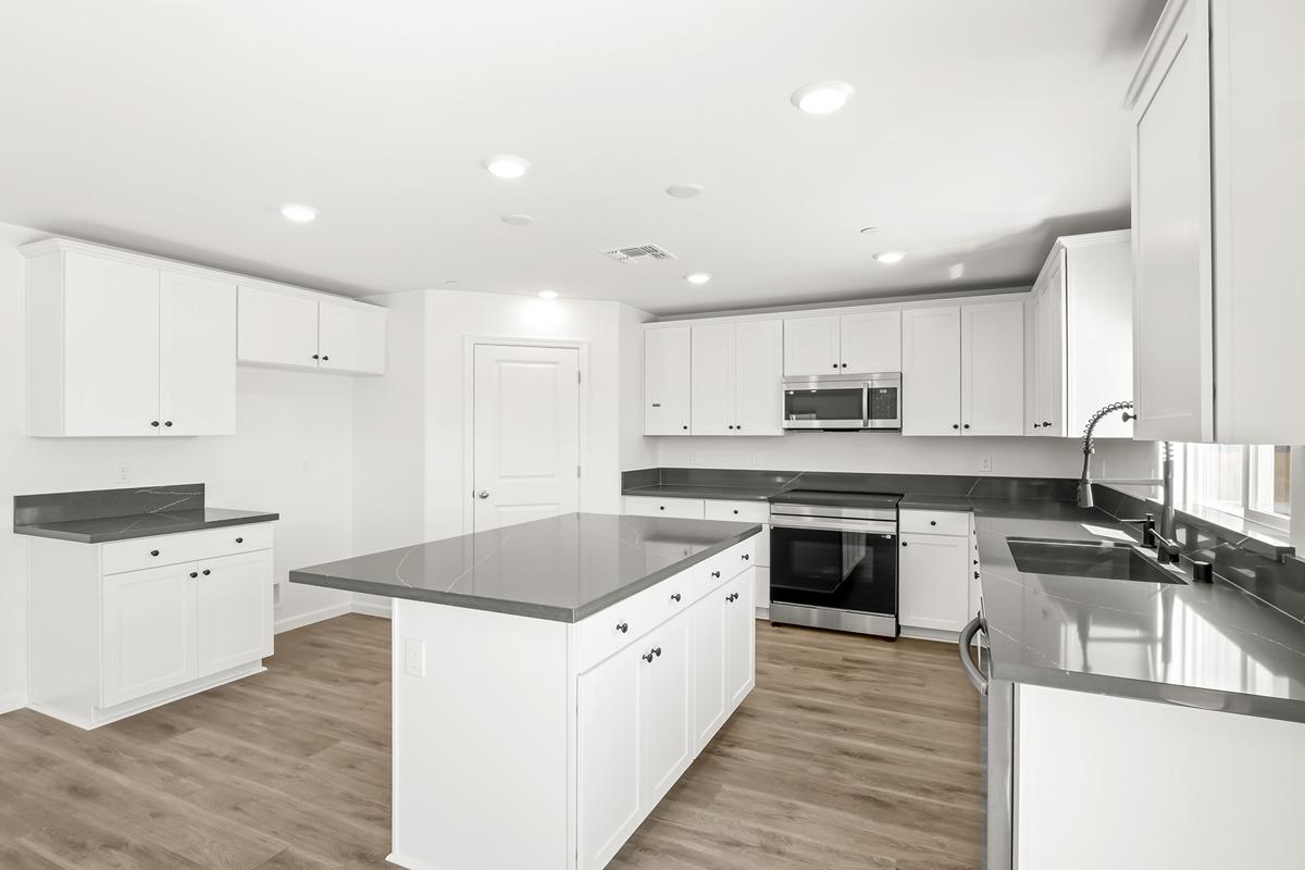 2195 S Terry Ave, Fresno, CA 93725