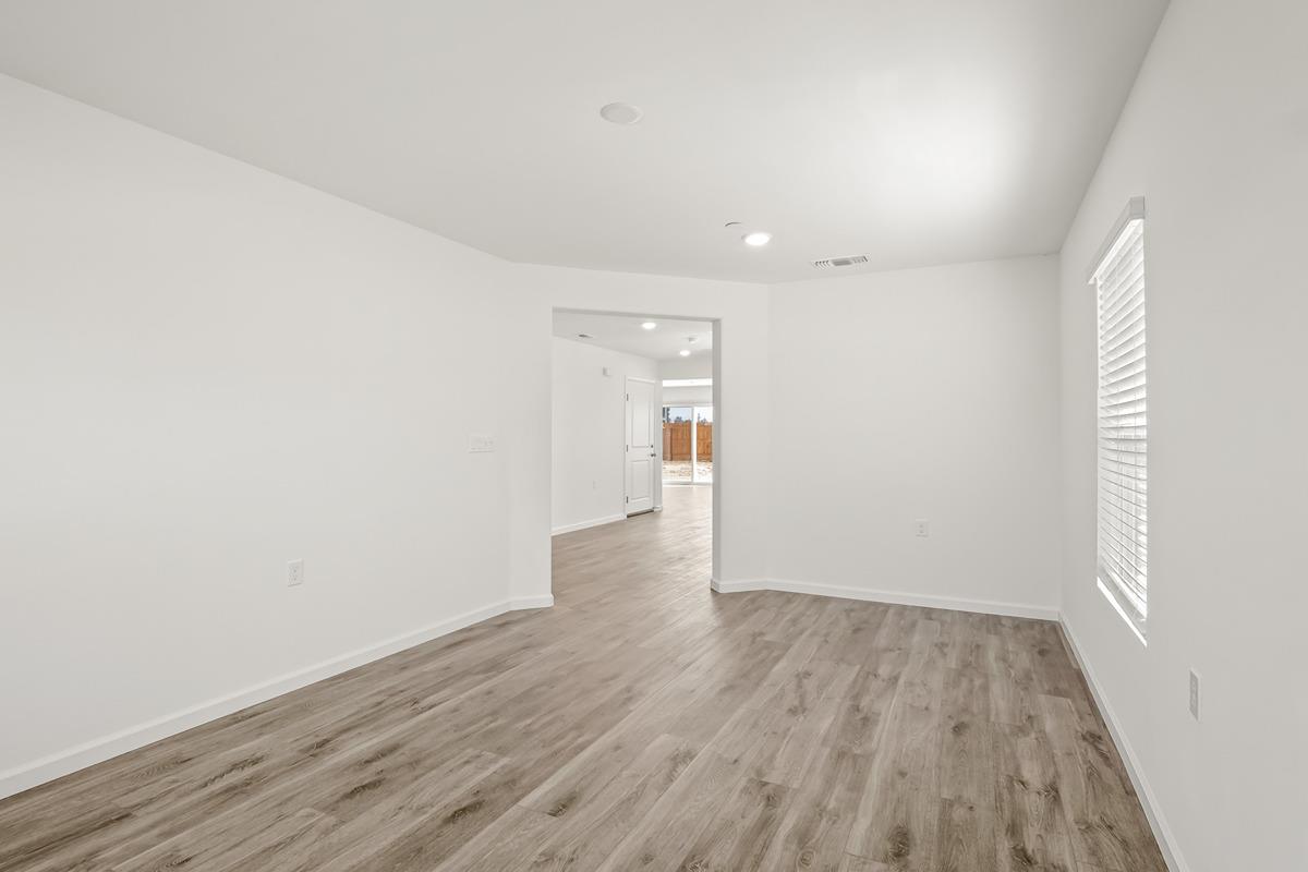 2195 S Terry Ave, Fresno, CA 93725