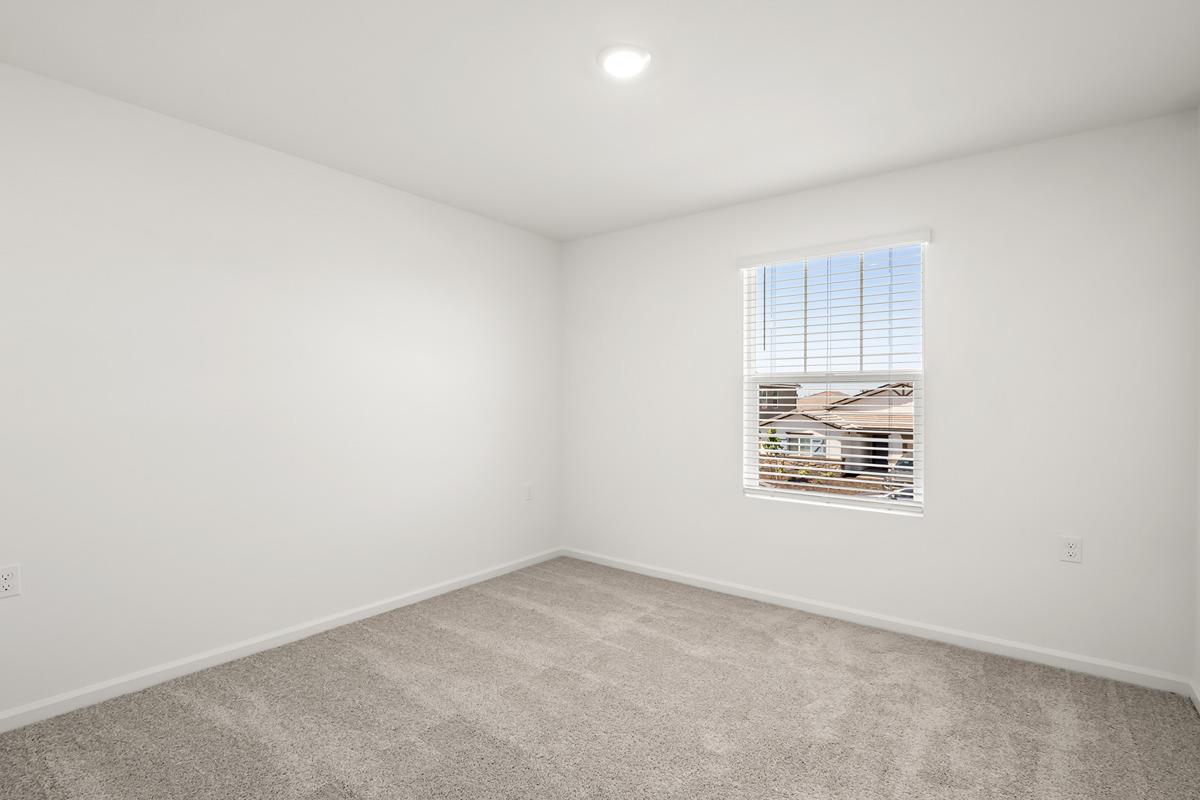 2195 S Terry Ave, Fresno, CA 93725