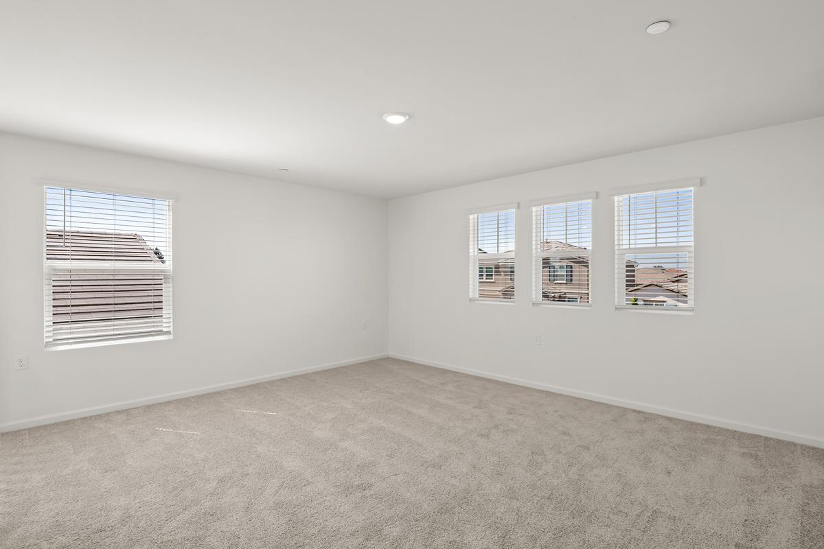 2195 S Terry Ave, Fresno, CA 93725