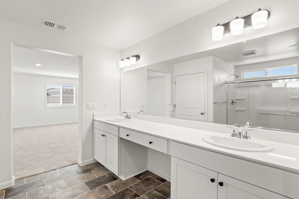 2195 S Terry Ave, Fresno, CA 93725