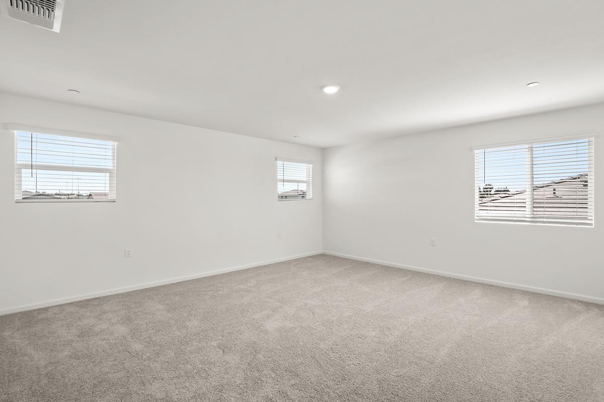 2195 S Terry Ave, Fresno, CA 93725