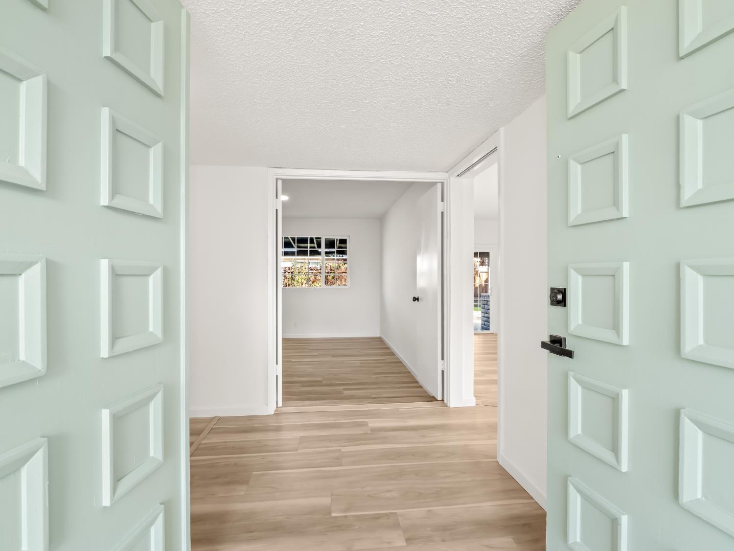 4524 N John Albert Ave, Fresno, CA 93726