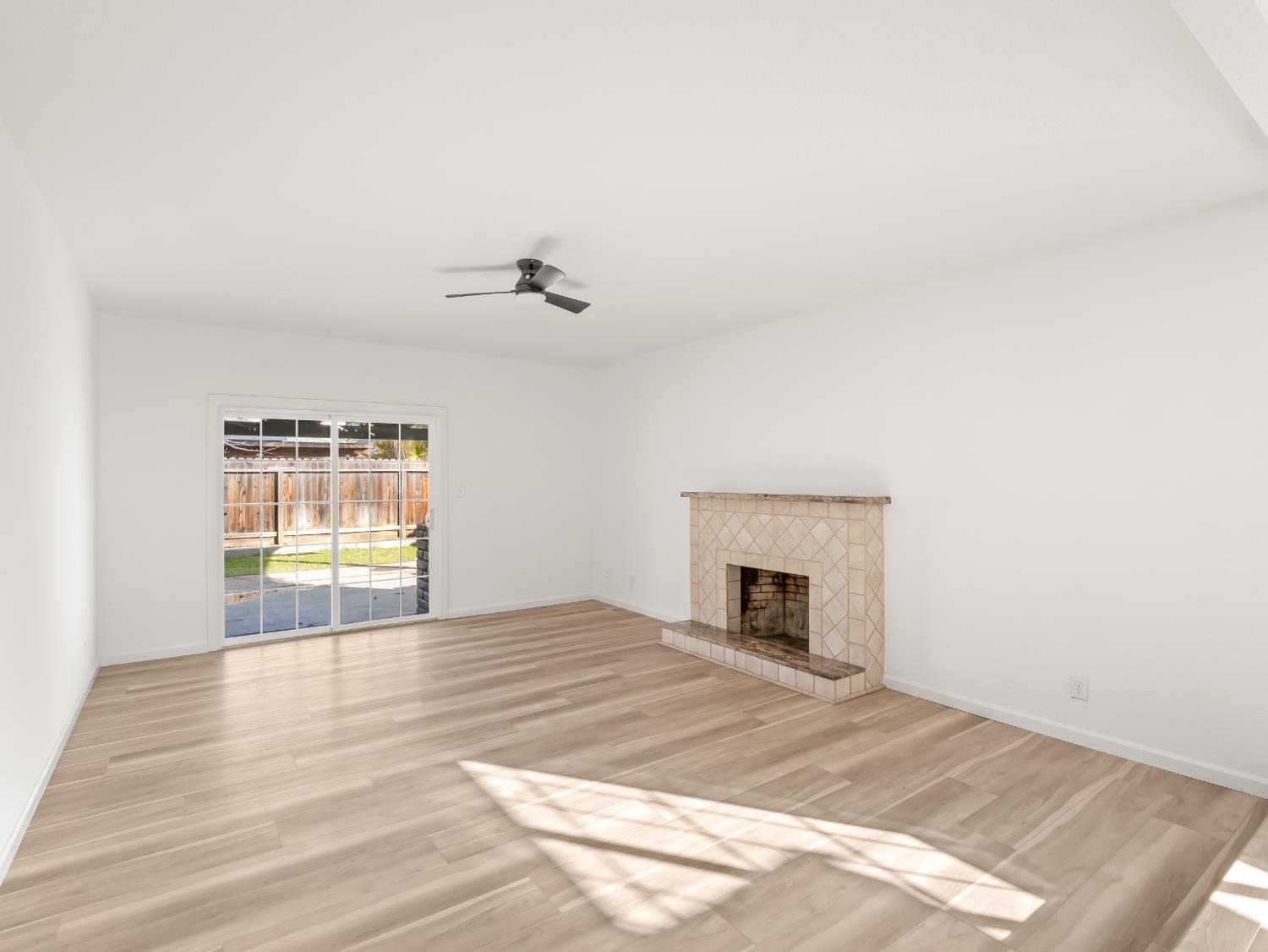 4524 N John Albert Ave, Fresno, CA 93726