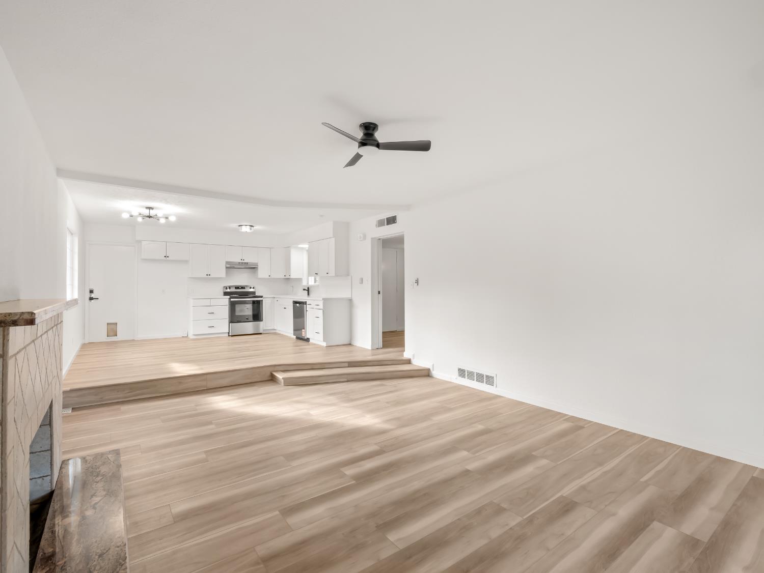 4524 N John Albert Ave, Fresno, CA 93726