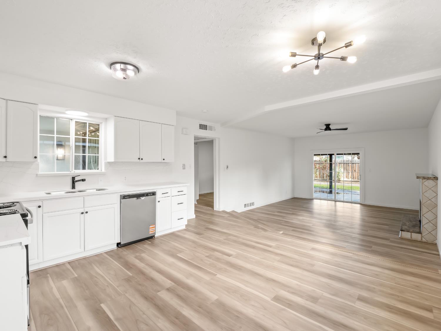 4524 N John Albert Ave, Fresno, CA 93726