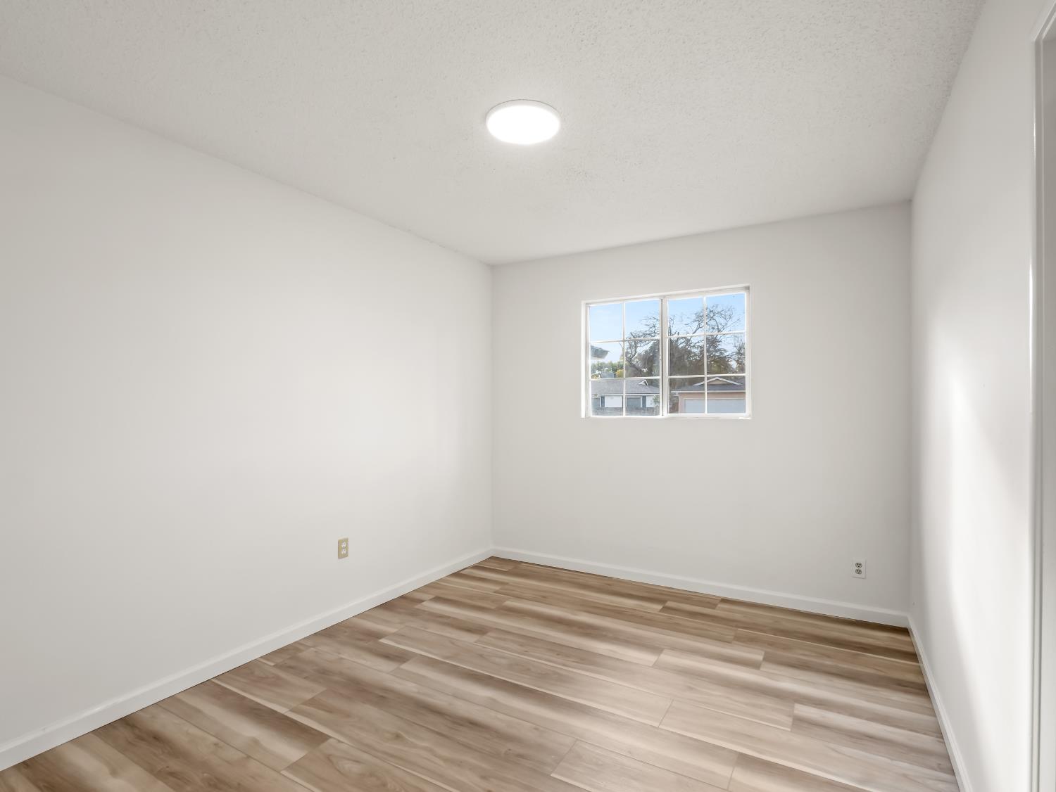 4524 N John Albert Ave, Fresno, CA 93726