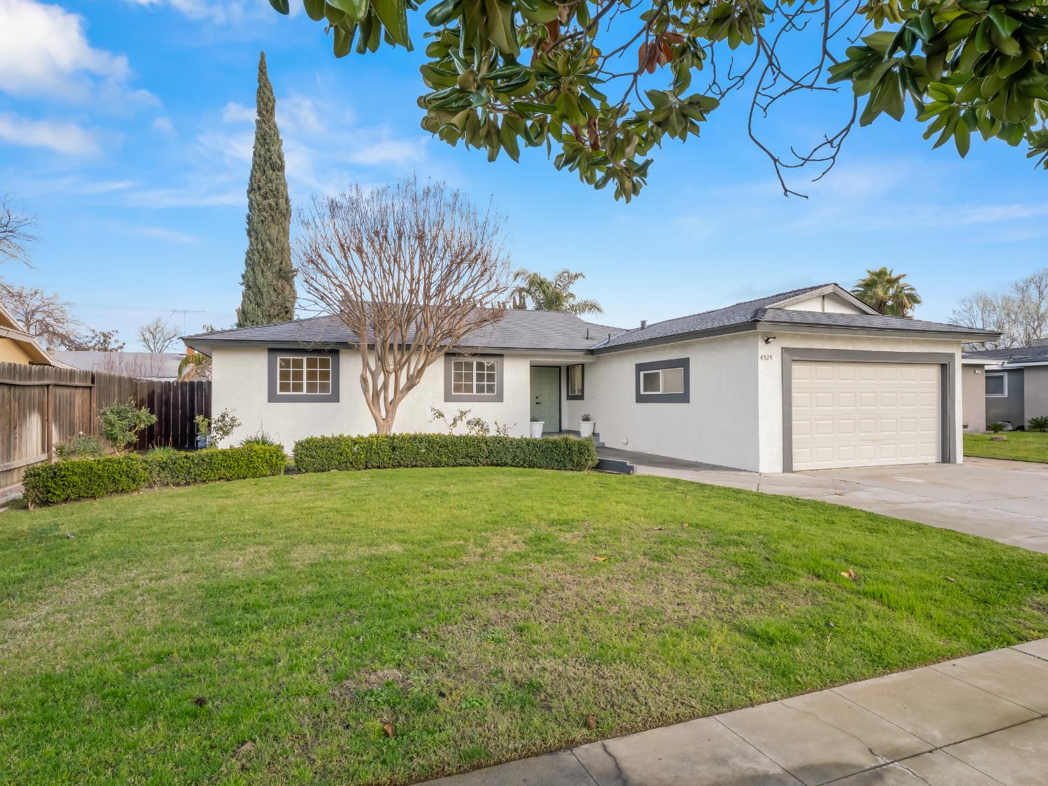 4524 N John Albert Ave, Fresno, CA 93726