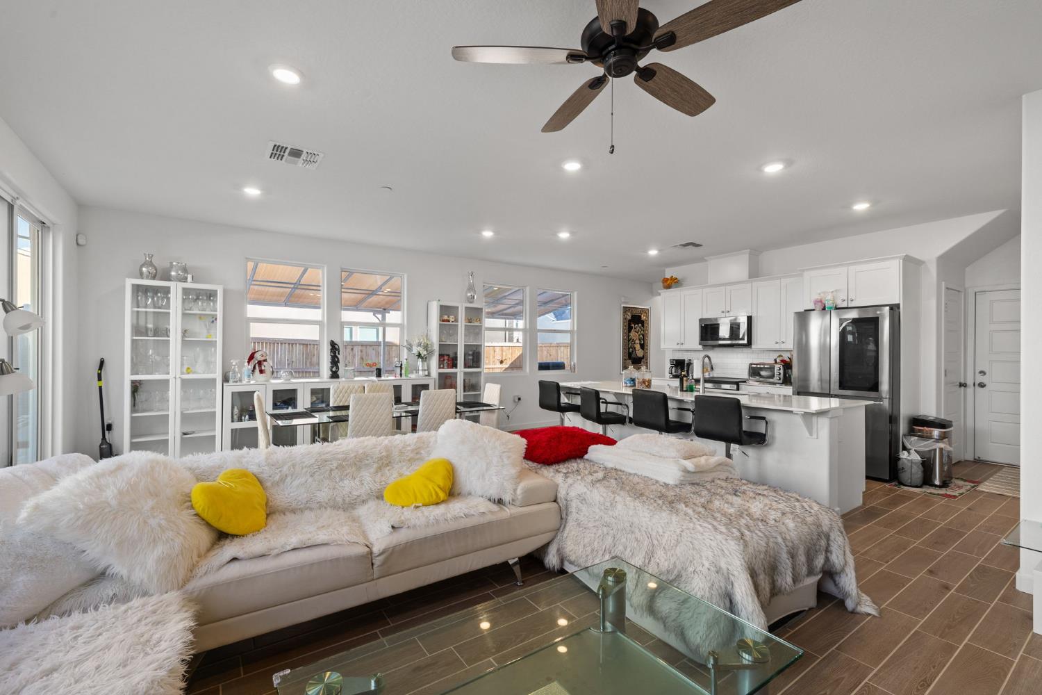 8916 Savona Ln, Shafter, CA 93263