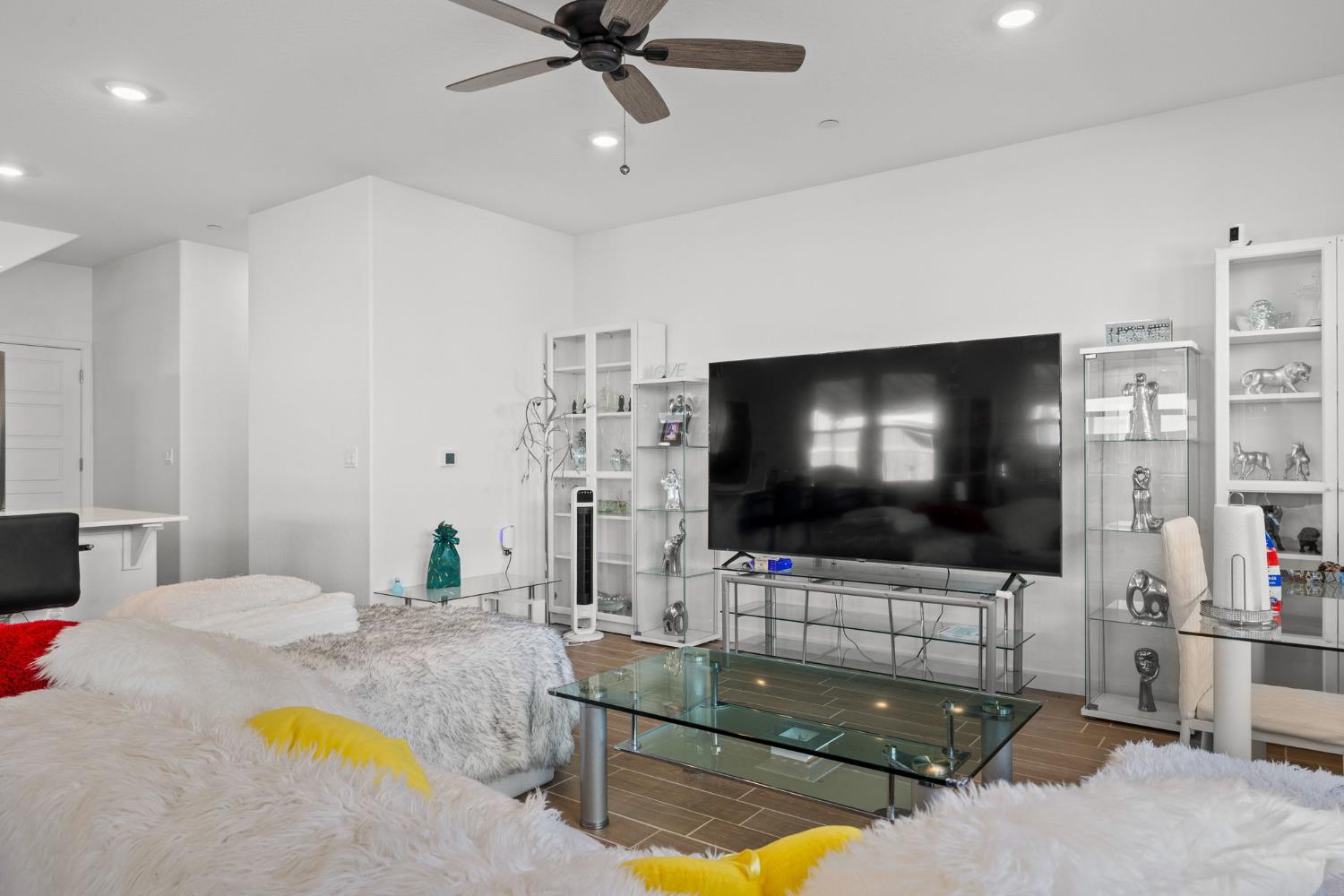 8916 Savona Ln, Shafter, CA 93263