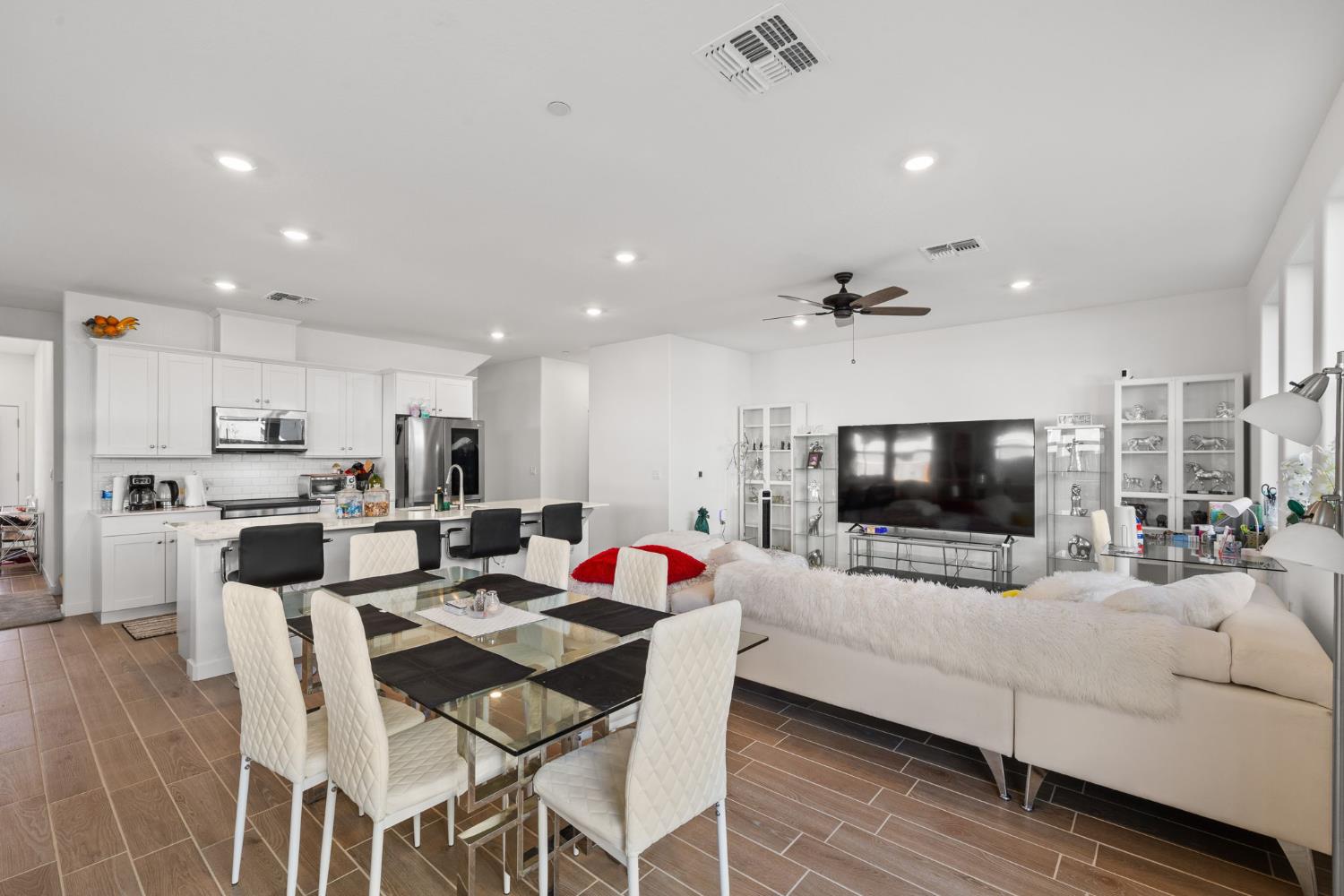 8916 Savona Ln, Shafter, CA 93263