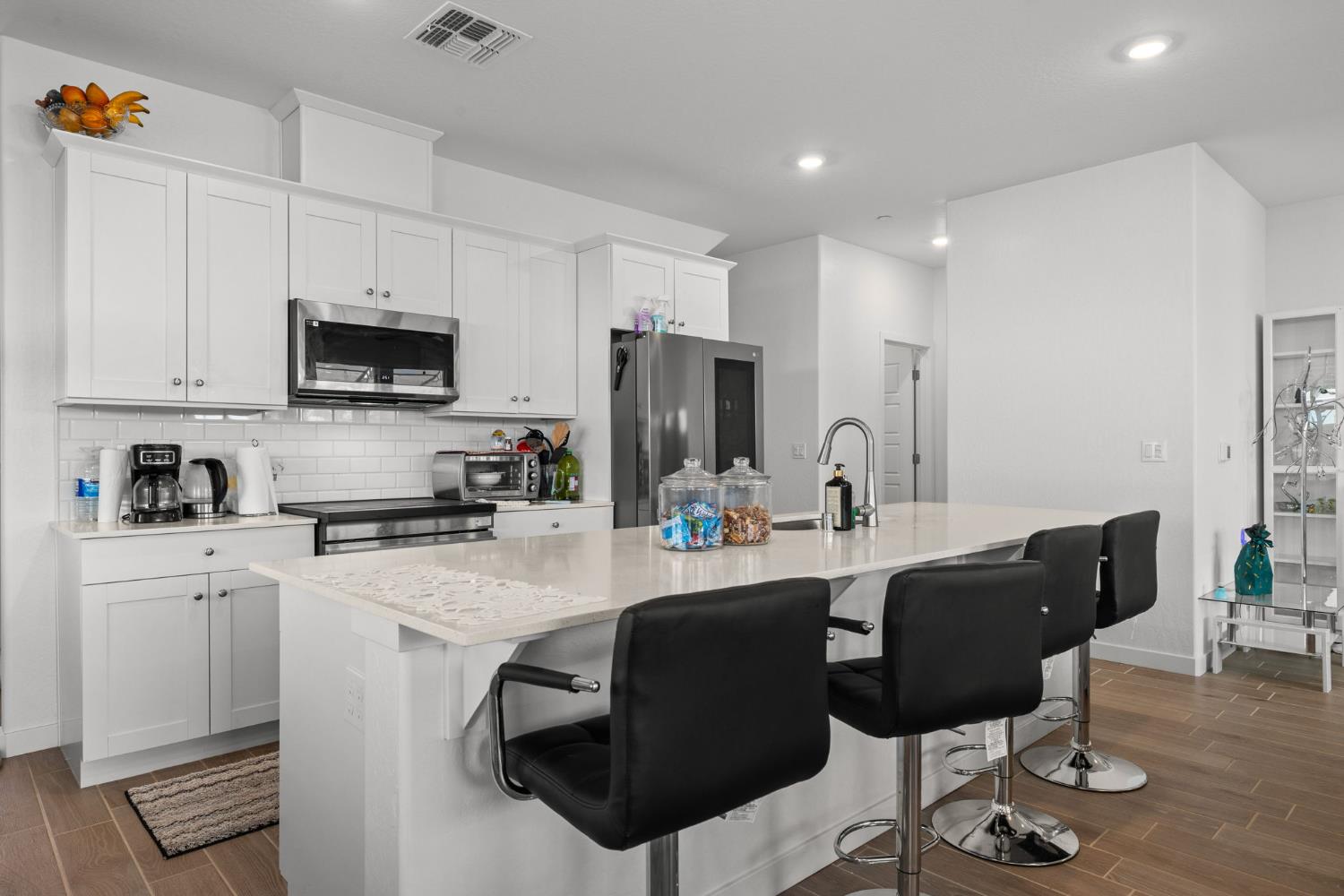 8916 Savona Ln, Shafter, CA 93263