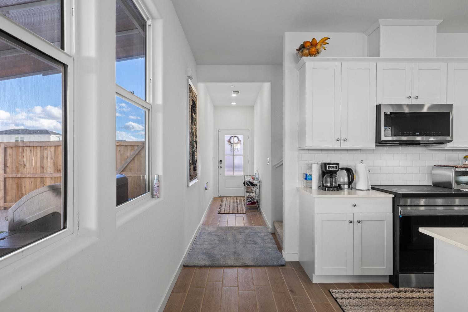 8916 Savona Ln, Shafter, CA 93263