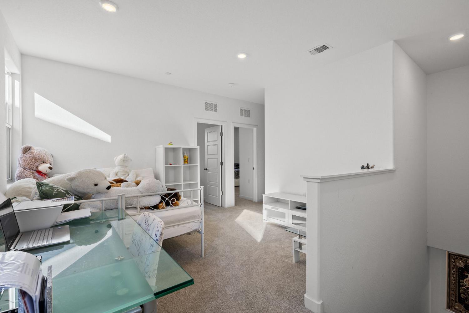 8916 Savona Ln, Shafter, CA 93263