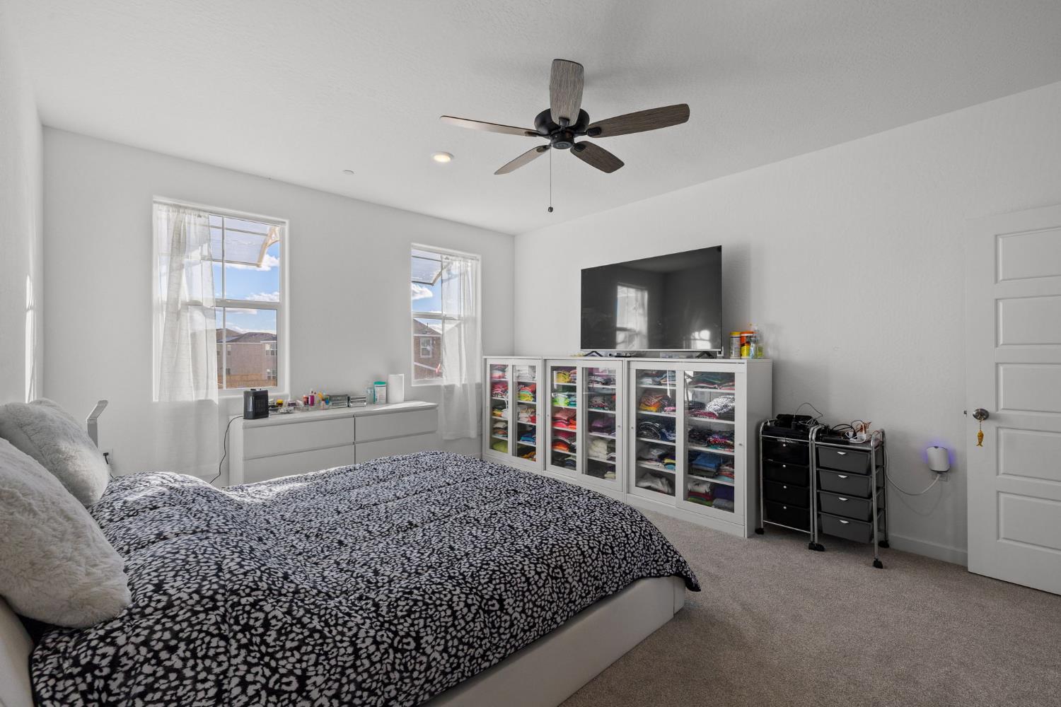 8916 Savona Ln, Shafter, CA 93263