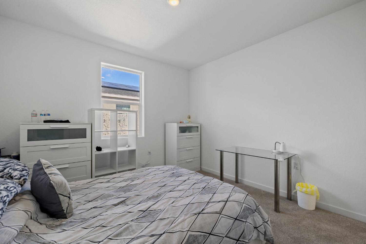 8916 Savona Ln, Shafter, CA 93263