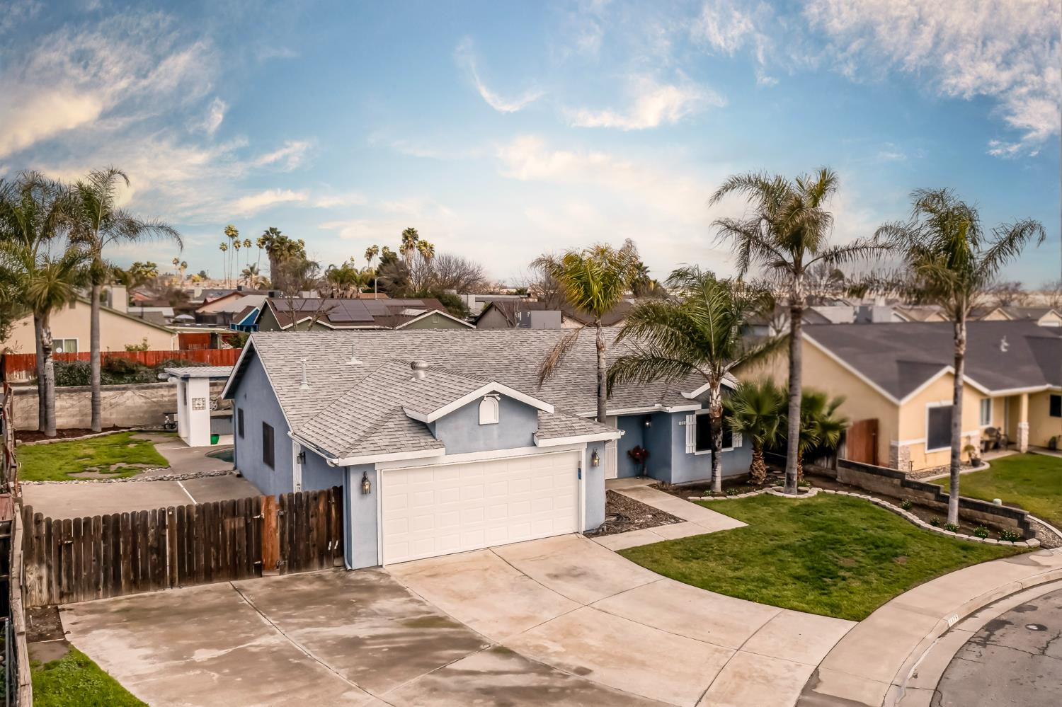 1326 Elm Ct, Hanford, CA 93230