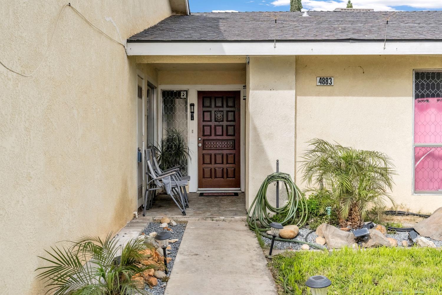 4883 E Geary St, Fresno, CA 93725