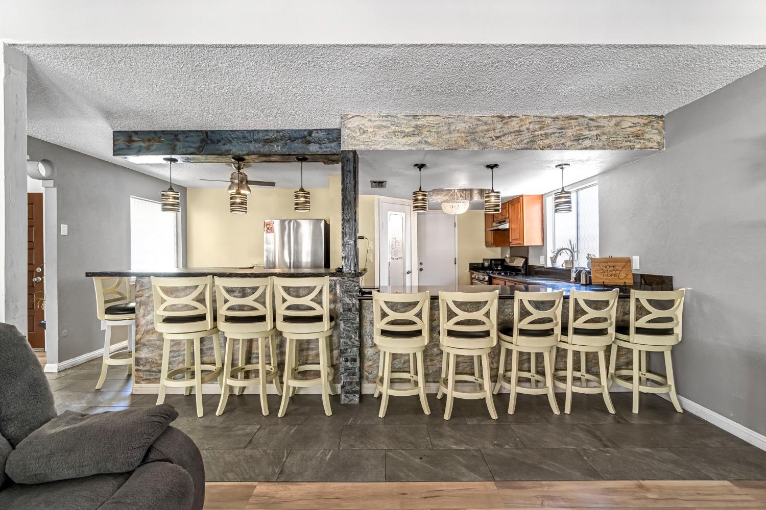 4883 E Geary St, Fresno, CA 93725