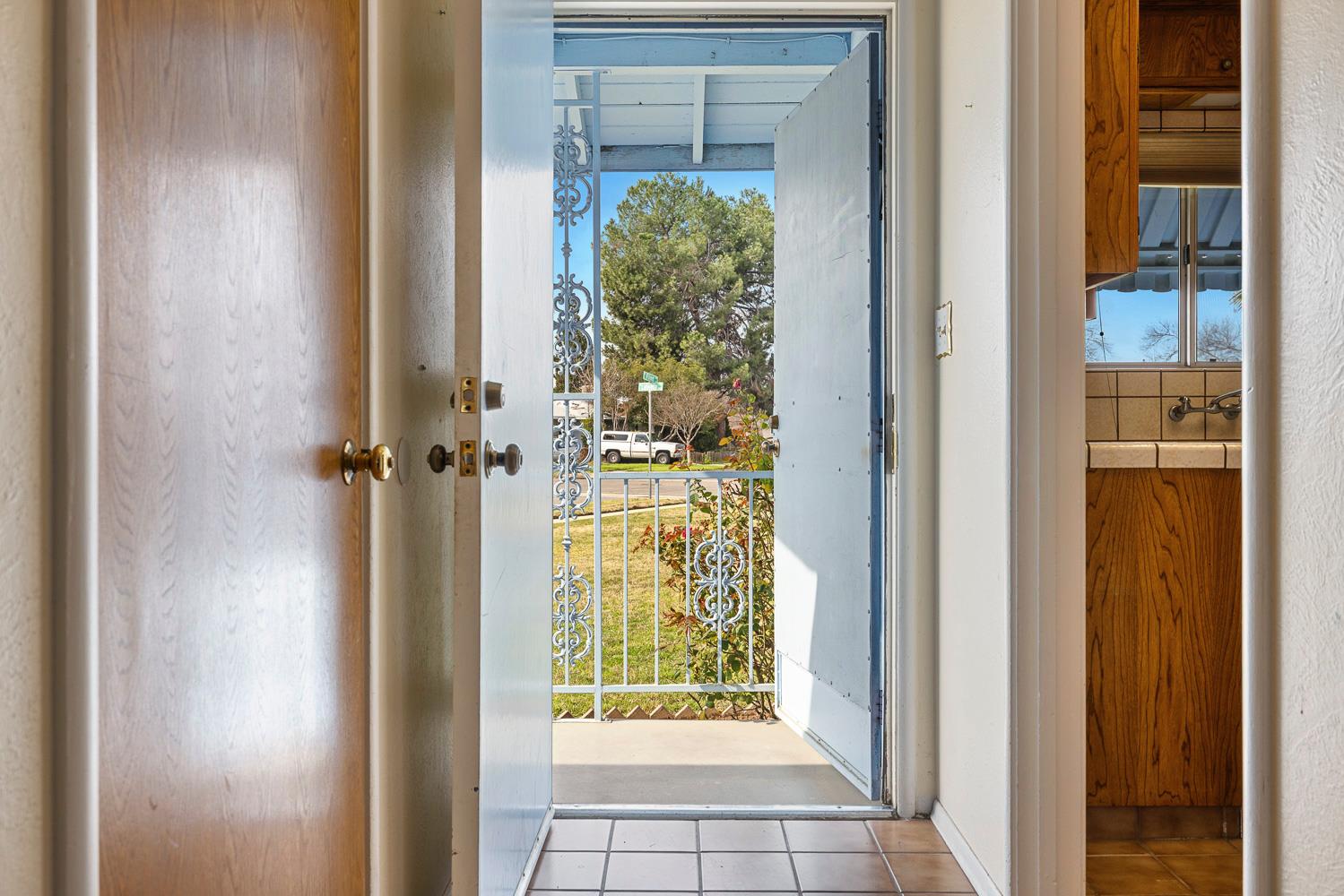 3868 N Lafayette Ave, Fresno, CA 93705