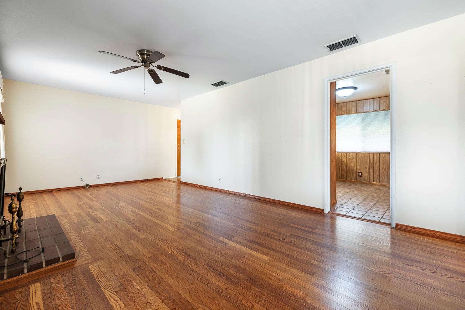 3868 N Lafayette Ave, Fresno, CA 93705