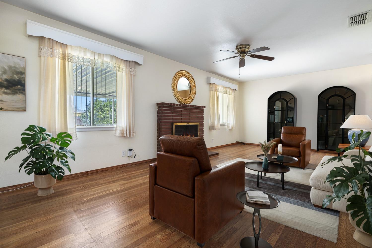 3868 N Lafayette Ave, Fresno, CA 93705